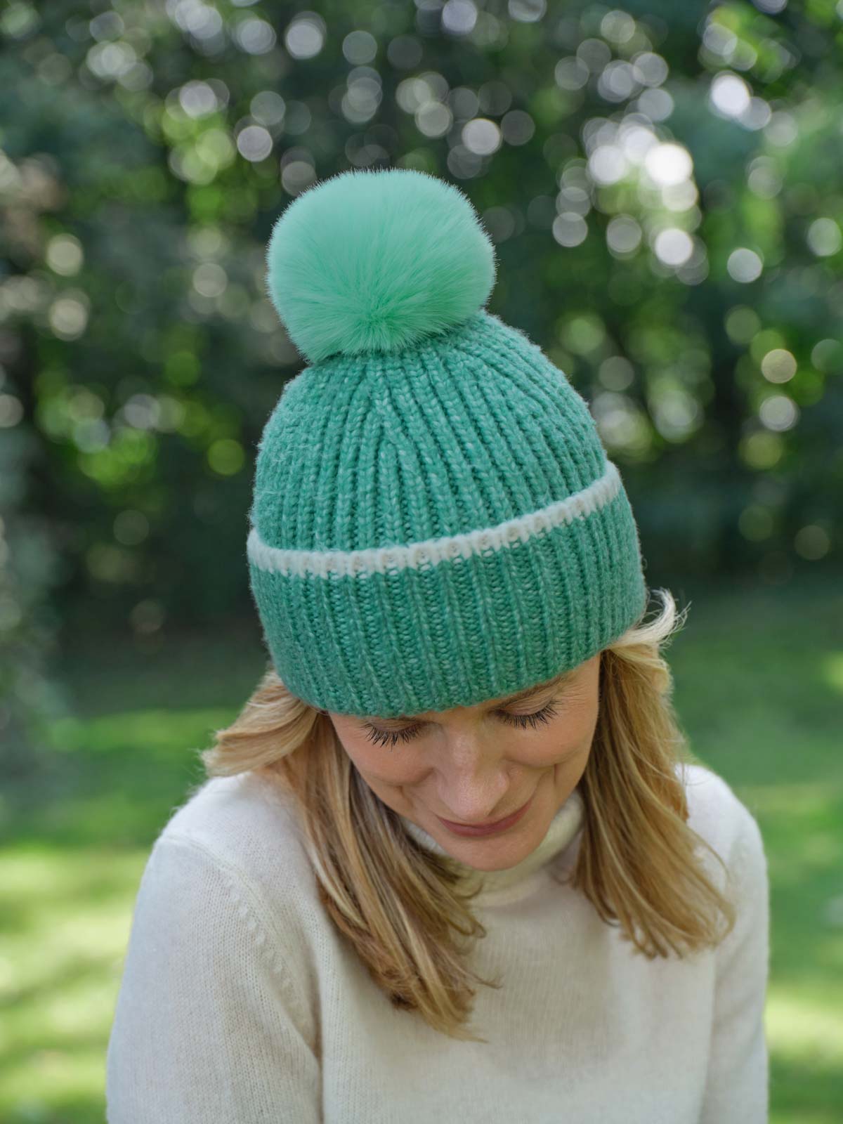 Half Cardi Chunky Beanie With Tipping - Green/Cream