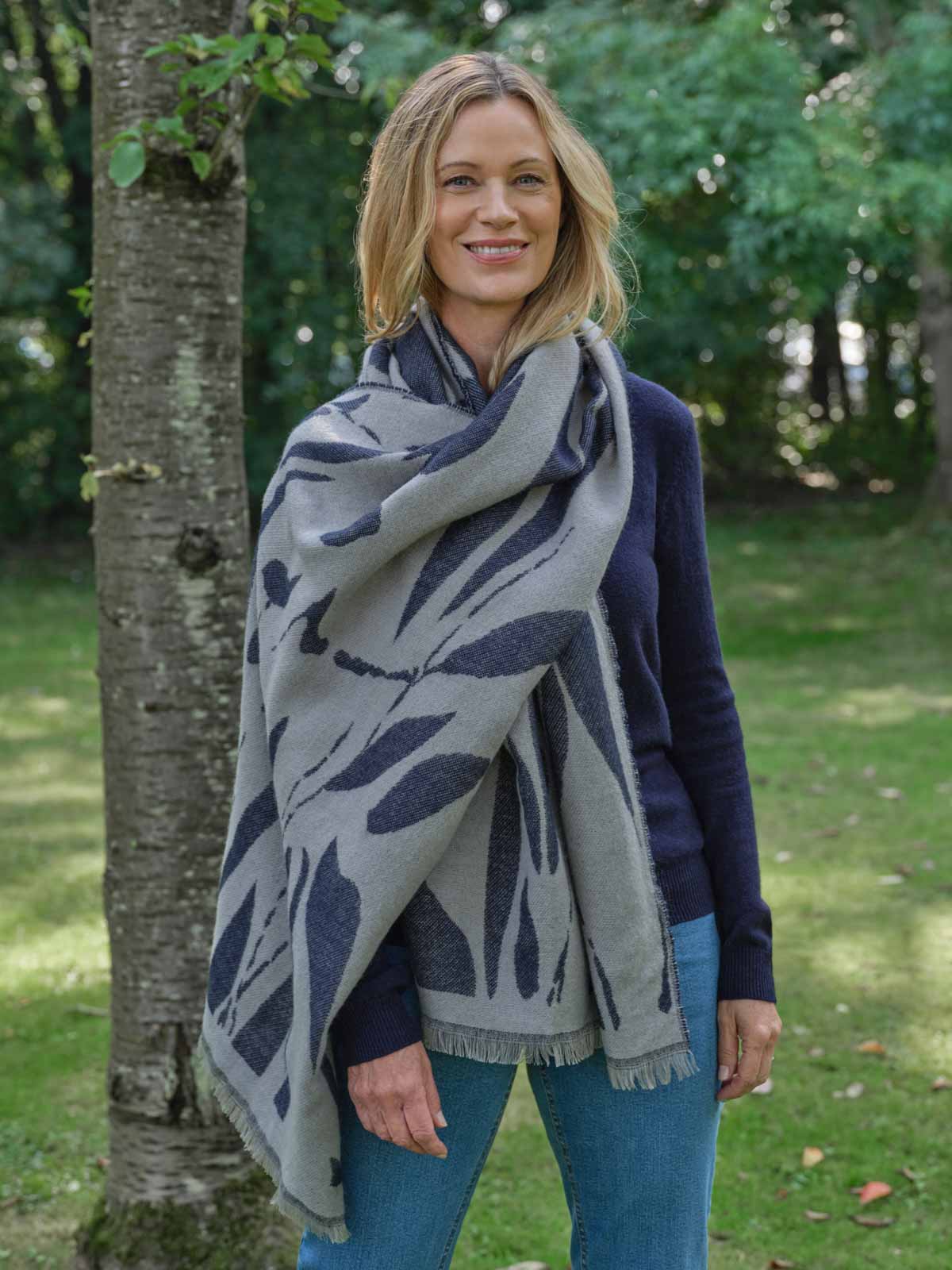 Midweight Abstract Scarf - Grey Mix