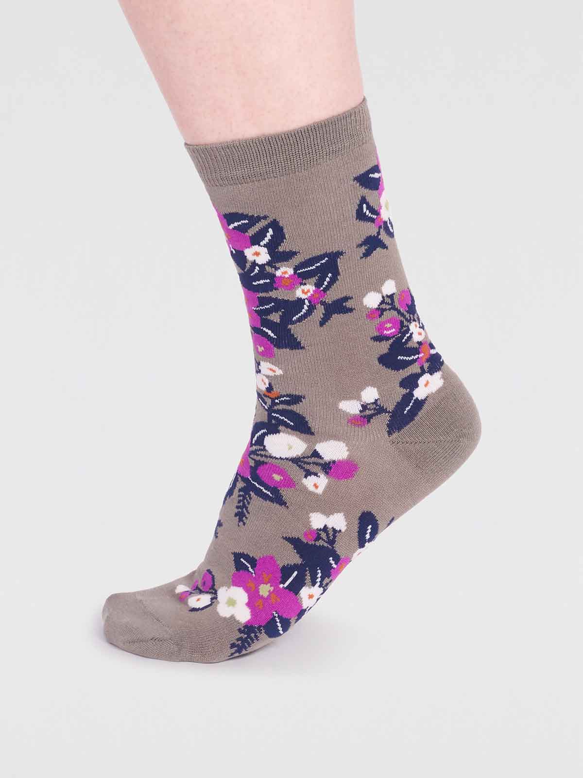 Arya Bamboo Floral Socks - Olive Green